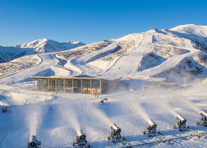 Focusun snow cannons providing efficient artificial snow production for outdoor ski resorts, snow parks, and winter sports facilities.