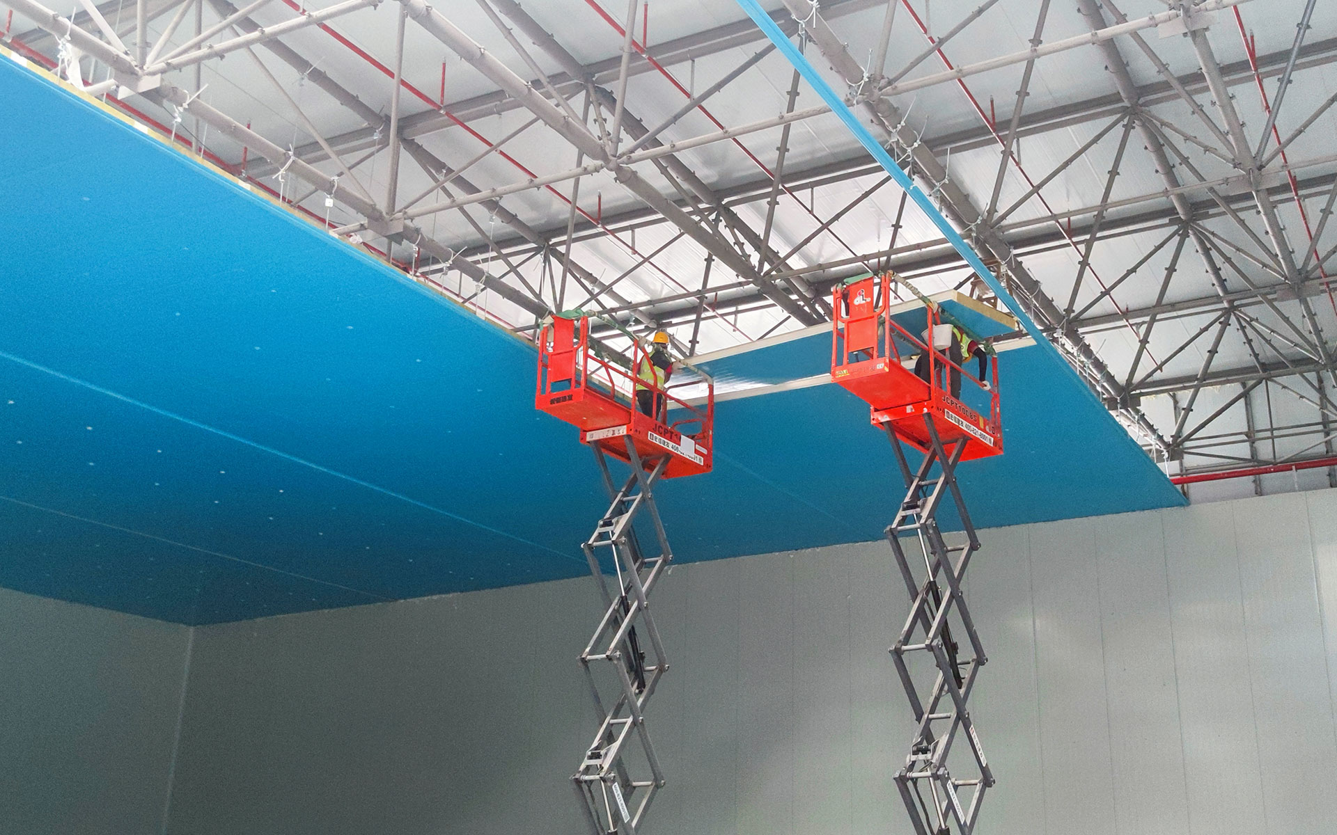 Snow park refrigeration system designed to maintain stable low temperatures and reliable snow conditions for indoor snow facilities.